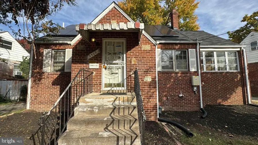 6502 Knollbrook Dr, Hyattsville, MD 20783 - Image #2