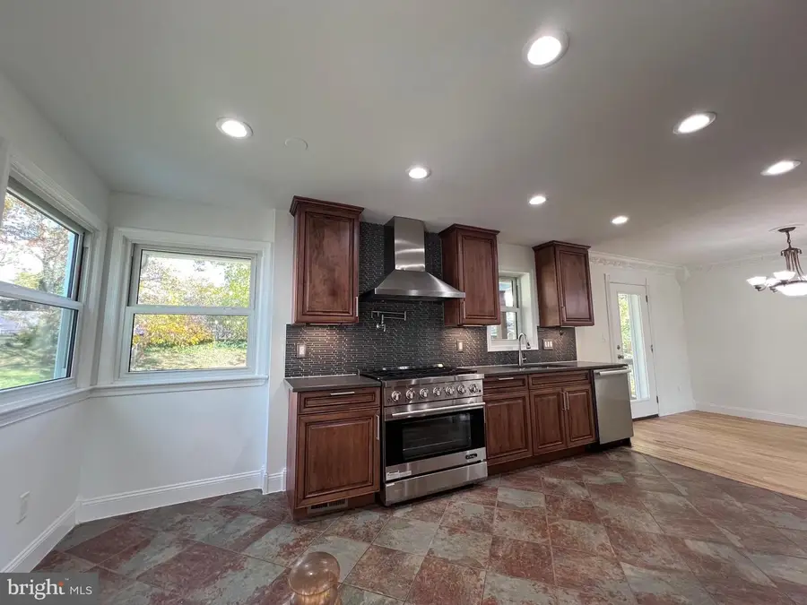 6507 Lamont Pl, Hyattsville, MD 20784 - Image #2