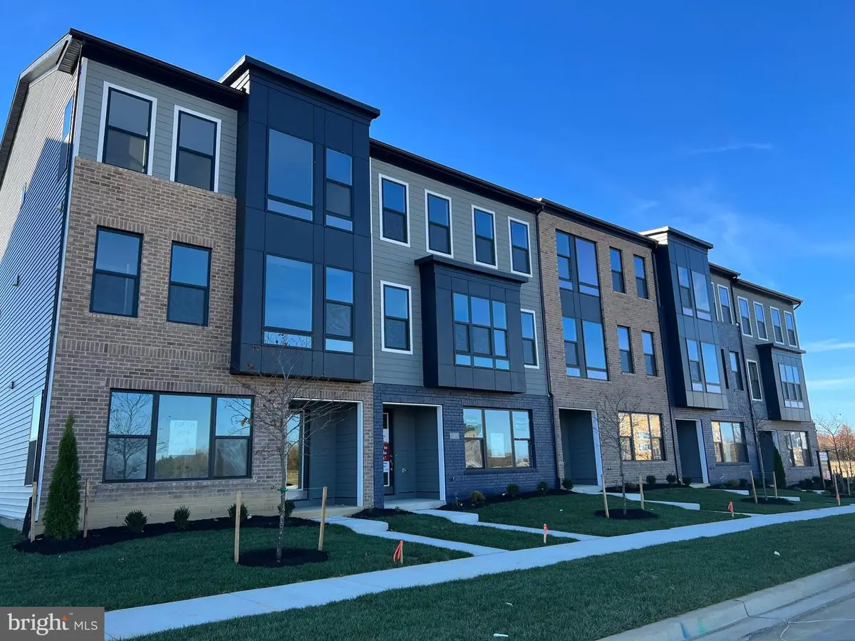 117 Summit Point Blvd #17-j, Bowie, MD 20716 - Image #1