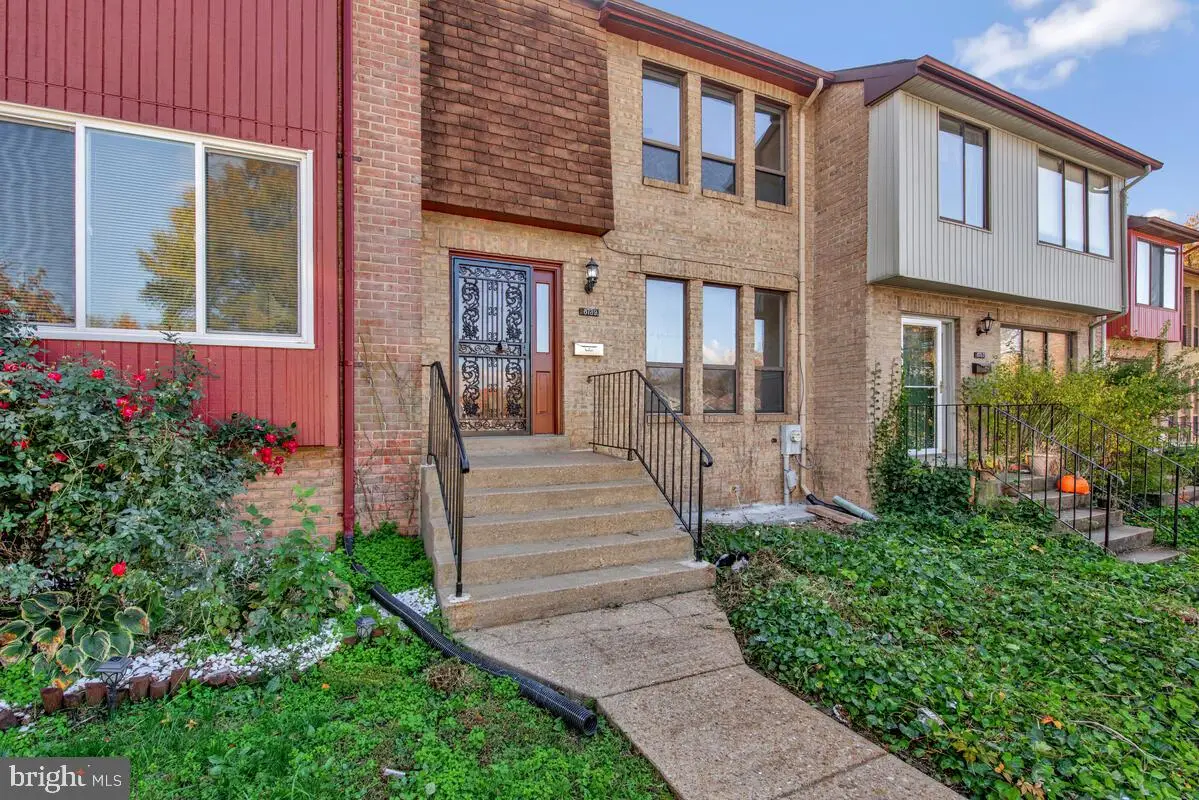 8739 Brae Brooke Dr, Lanham, MD 20706 - Image #1