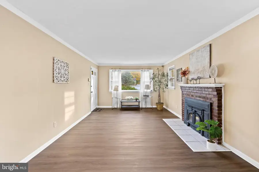 7212 Beltz Dr, District Heights, MD 20747 - Image #2