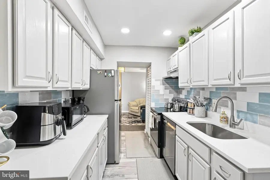 7728 Hanover Pkwy #304, Greenbelt, MD 20770 - Image #3