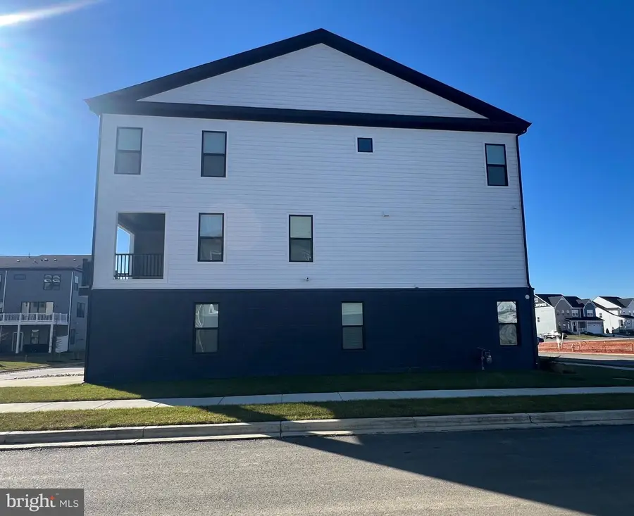 16013 Hyde Park Pl, Bowie, MD 20716 - Image #3