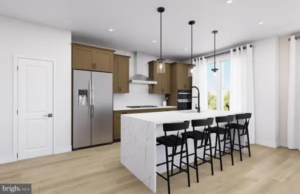 125 Kinsale Pl #102, NATIONAL HARBOR, MD 20745