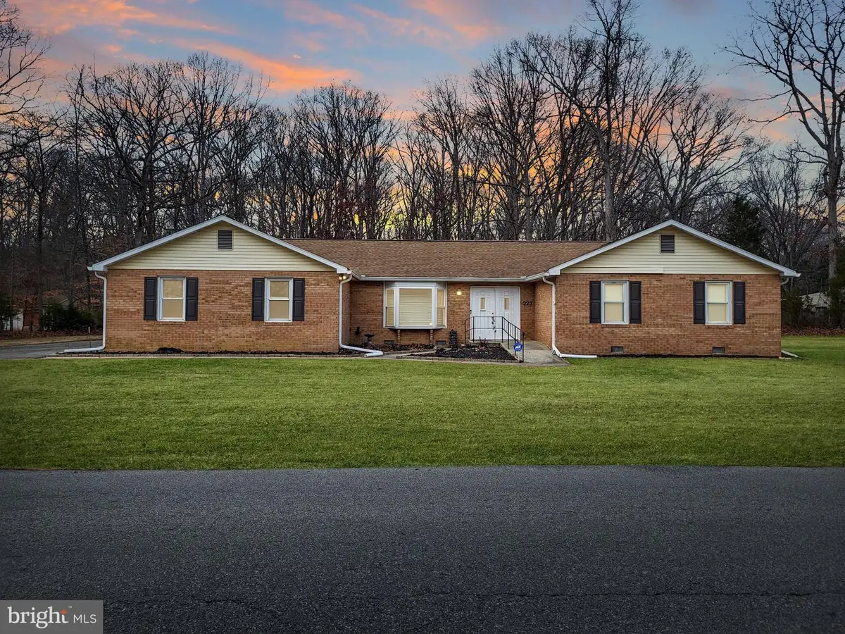223 Manning Rd E, Accokeek, MD 20607 - #1