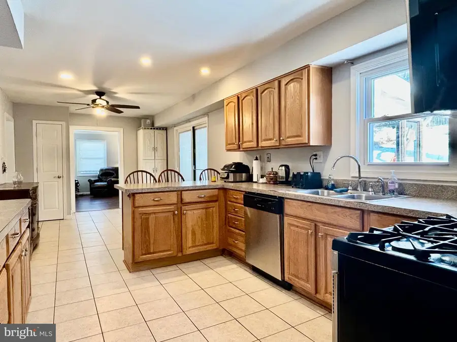 12704 Keswick Ln, Bowie, MD 20715 - #2