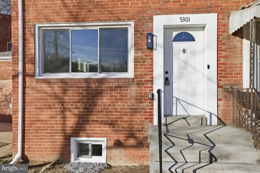 5301 67th Ave, Riverdale, MD 20737 - Image #2