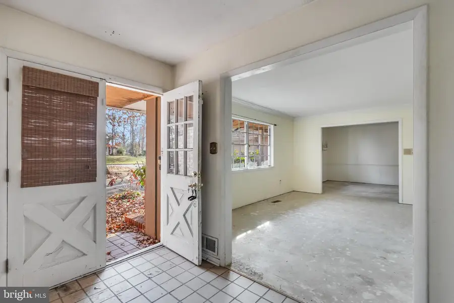 216 Emerald Hill Dr, Fort Washington, MD 20744 - #2