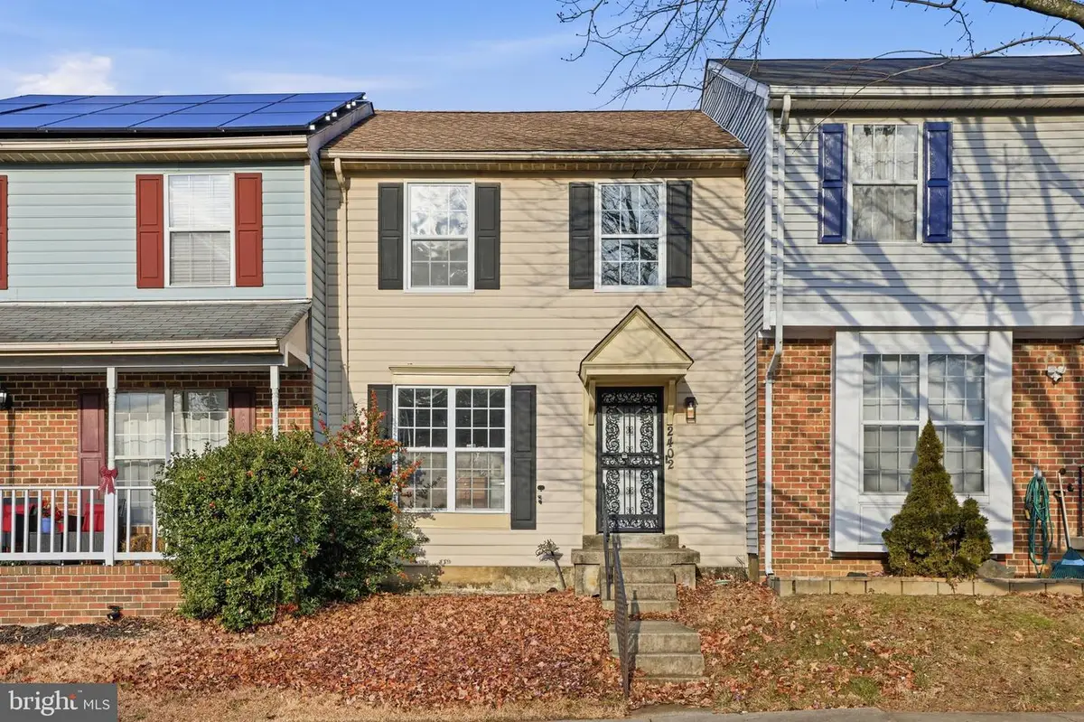 2402 W Rosecroft Village Cir, Oxon Hill, MD 20745 - Image #1