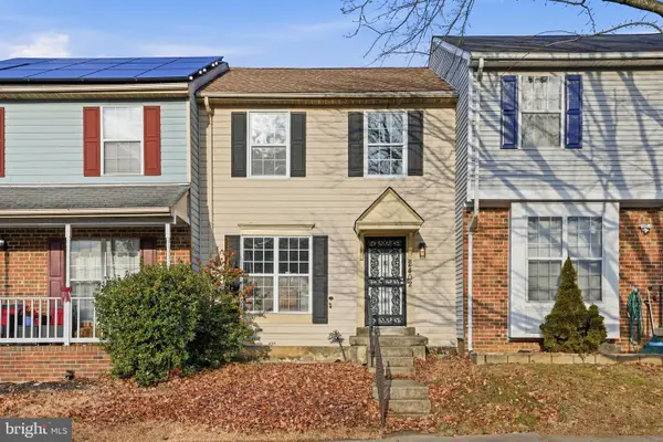 2402 W Rosecroft Village Cir, OXON HILL, MD 20745