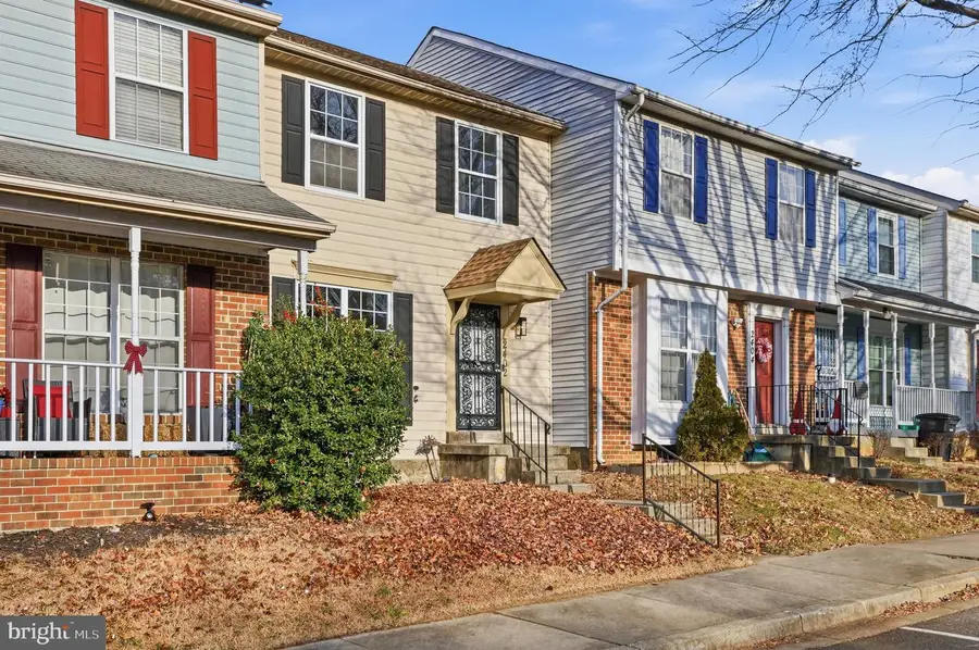 2402 W Rosecroft Village Cir, Oxon Hill, MD 20745 - Image #2