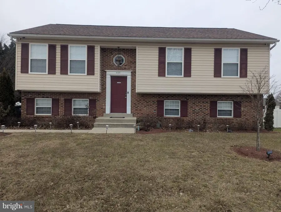 6921 Greenboro Ln, Fort Washington, MD 20744 - Image #2