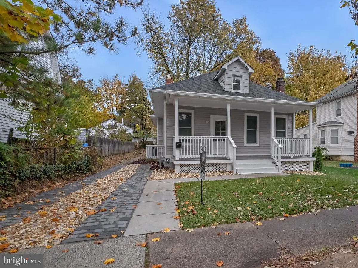 3002 Bunker Hill Rd, Mount Rainier, MD 20712 - Image #1