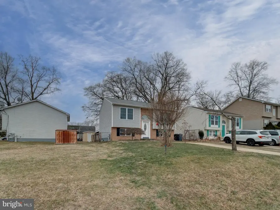 8617 Chestnut Ridge Dr, Laurel, MD 20707 - Image #3