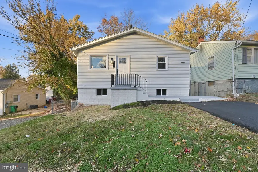 5716 Somerset Rd, Riverdale, MD 20737 - Image #3