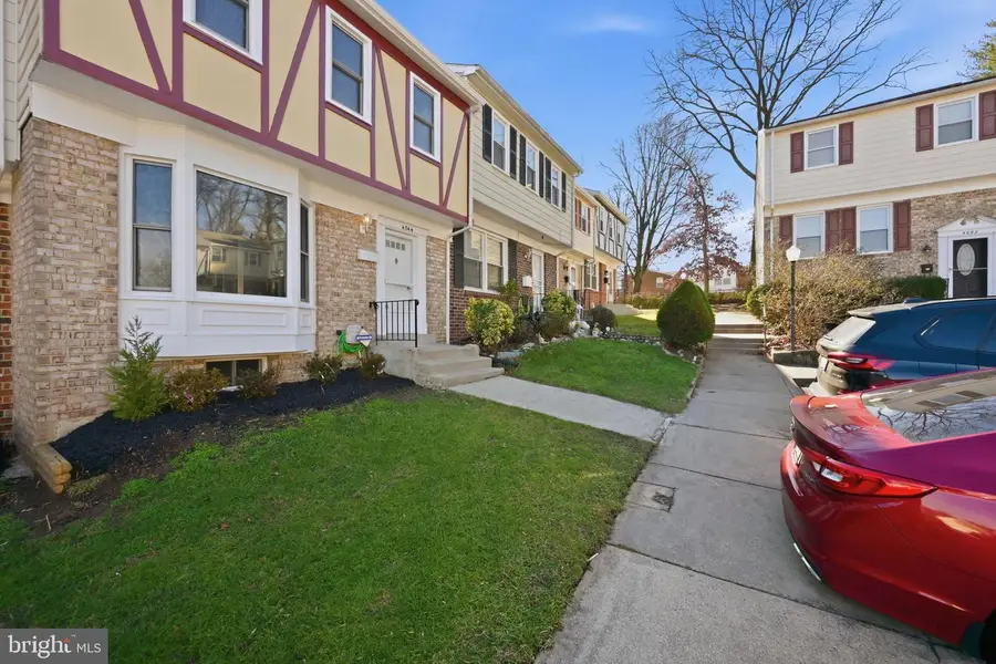 4044 Hanson Oaks Dr, Hyattsville, MD 20784 - Image #2