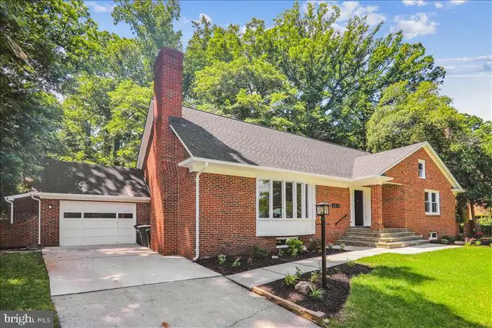 3923 Commander Dr, Hyattsville, MD 20782 - Image #1