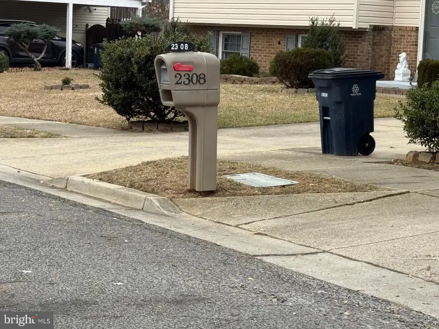 2308 Old Fort Hills Dr, Fort Washington, MD 20744 - Image #2