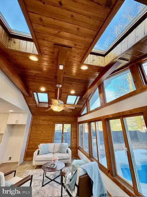 7023 Dolphin Rd, LANHAM, MD 20706