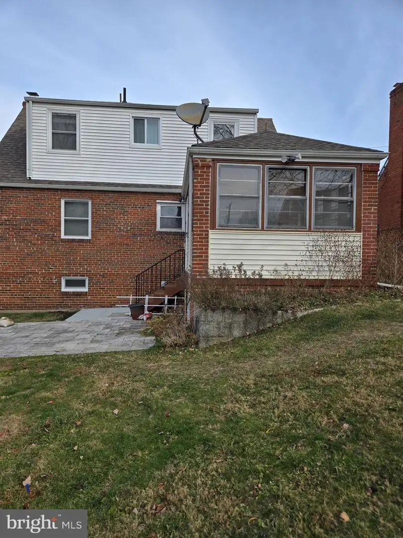 705 Somerset Pl, Hyattsville, MD 20783 - Image #2