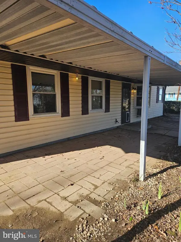 905 Lindsay Rd, OXON HILL, MD 20745