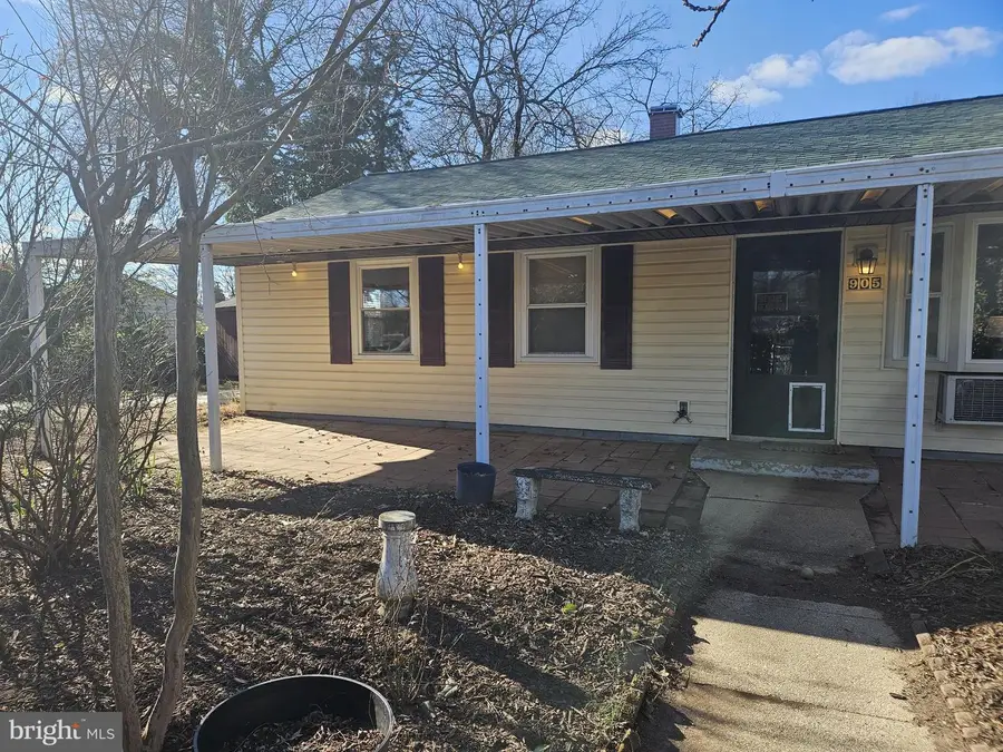 905 Lindsay Rd, Oxon Hill, MD 20745 - Image #2