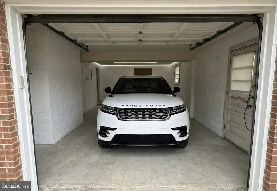 6807 Robinia Rd, Temple Hills, MD 20748 - #3