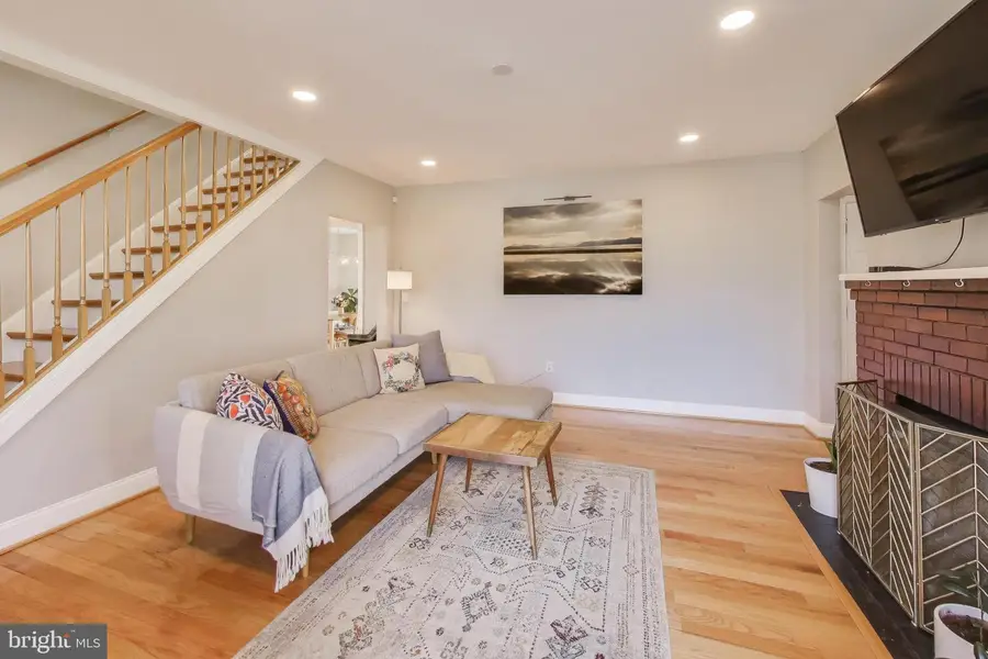 3913 Oglethorpe St, Hyattsville, MD 20782 - #2