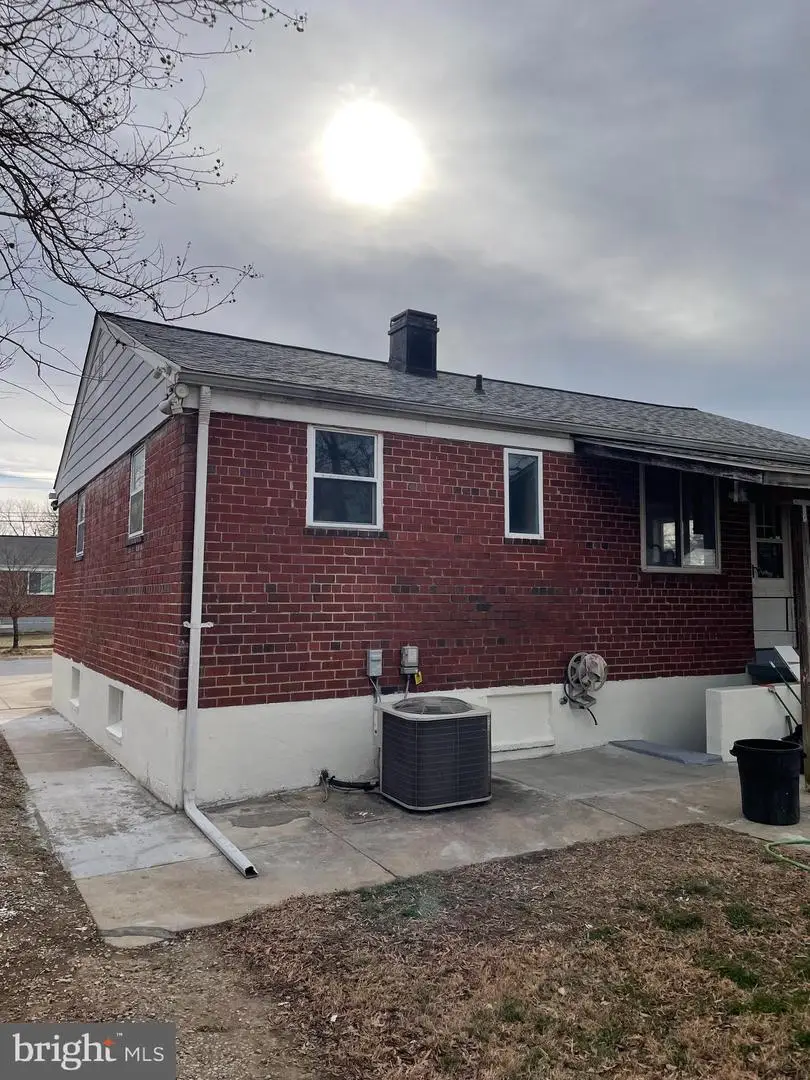 2410 Lewisdale Dr, Hyattsville, MD 20783 - #3