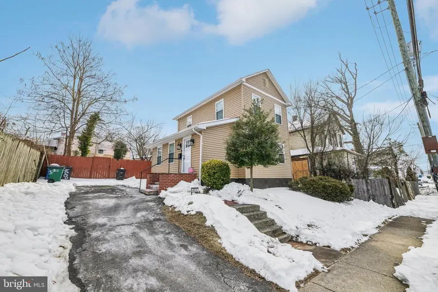 6003 Seat Pleasant Dr, Capitol Heights, MD 20743 - #3