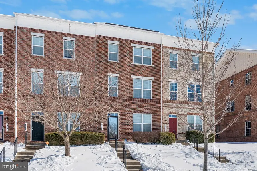 516 Victorianna Dr, Capitol Heights, MD 20743 - #2