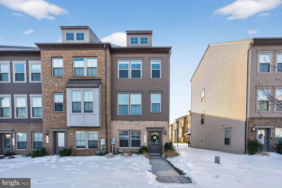 215 Phoenix Dr, Upper Marlboro, MD 20774 - Image #1