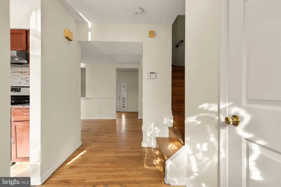 970 Central Hills Ln, Hyattsville, MD 20785 - #2