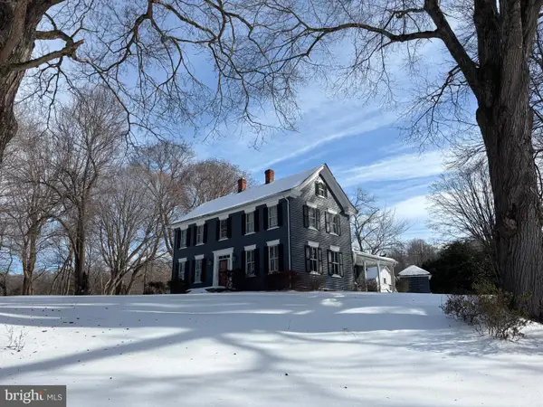 8100 Croom Rd, UPPER MARLBORO, MD 20772