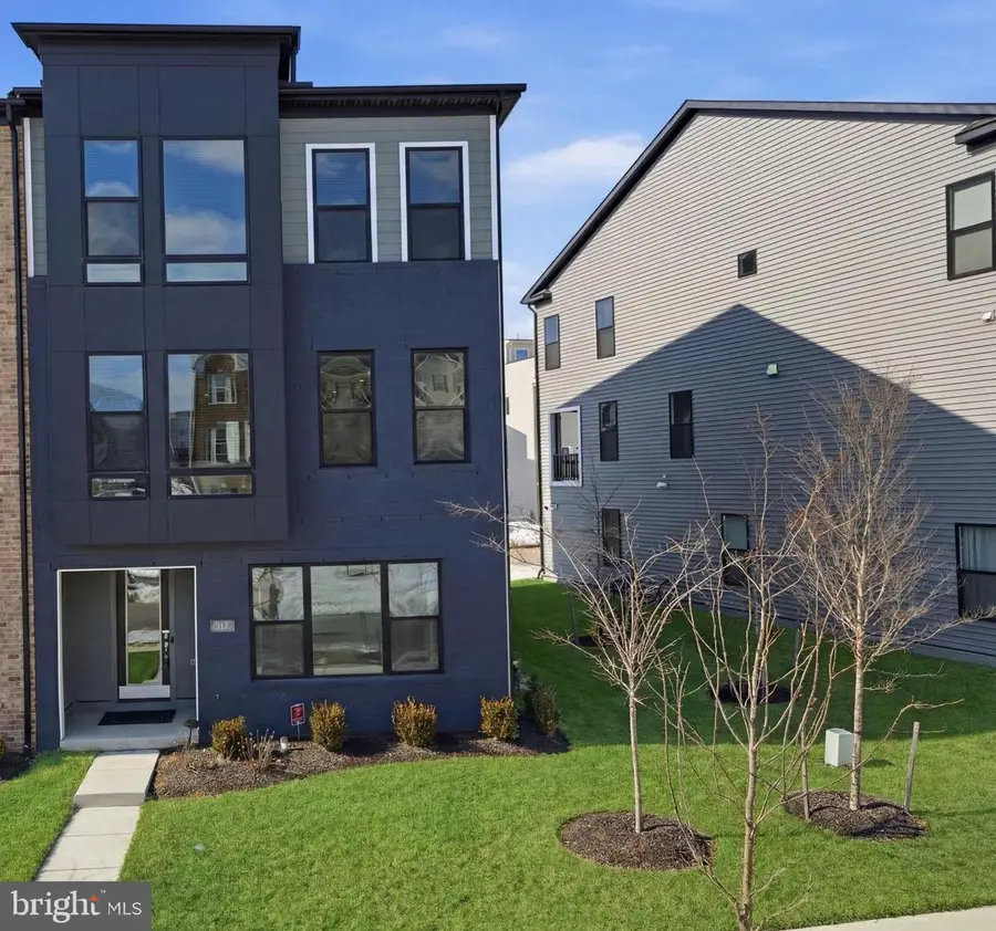 217 Summit Point Blvd, Bowie, MD 20716 - #2