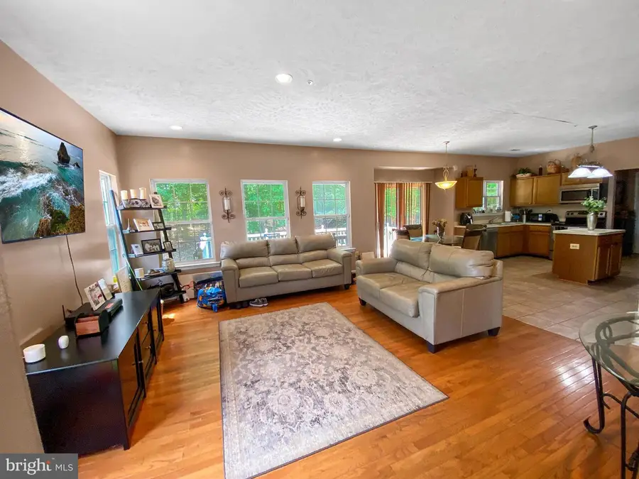 9106 Helmsley Dr, Clinton, MD 20735 - #2