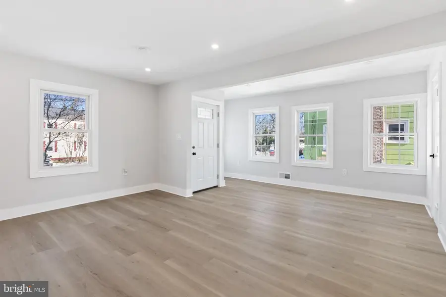 4006 70th Ave, Hyattsville, MD 20784 - #2