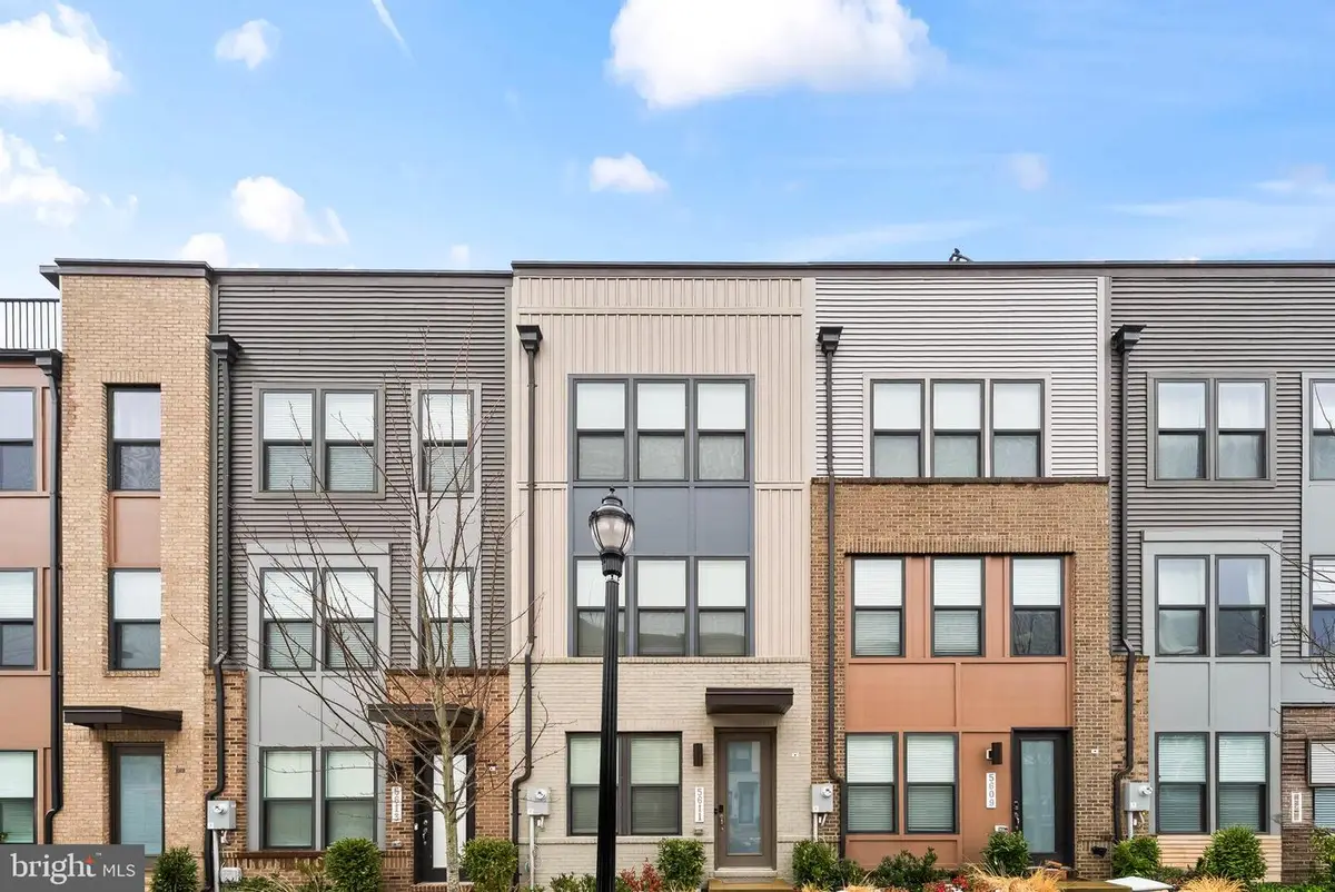 5611 Alpha Ridge Ave, Hyattsville, MD 20782 - #1