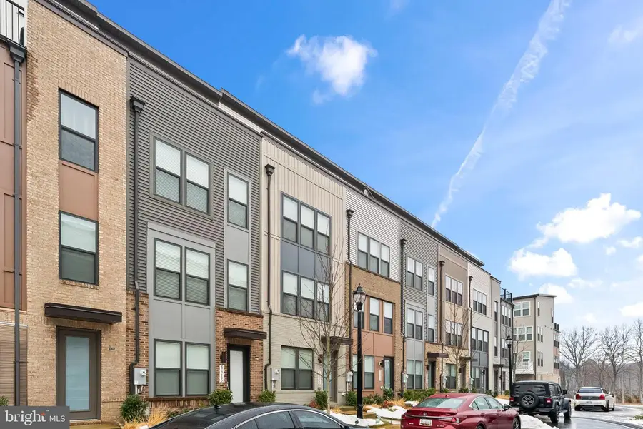 5611 Alpha Ridge Ave, Hyattsville, MD 20782 - #2