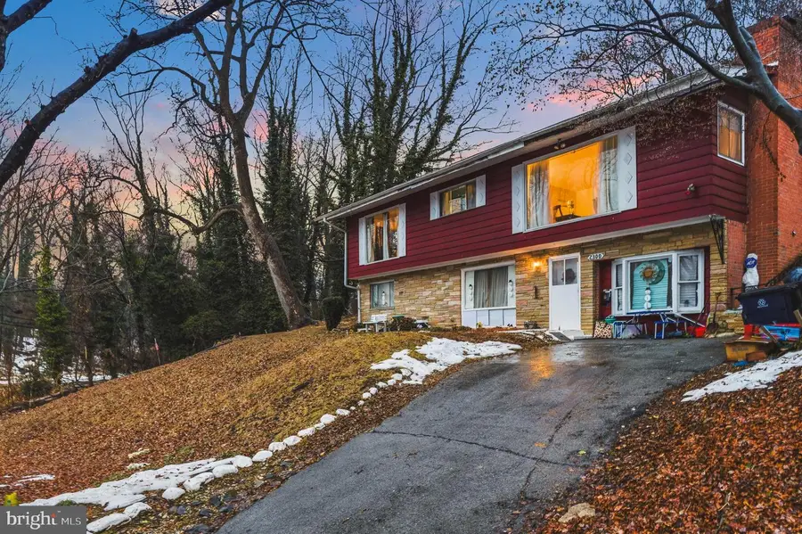 2300 Fairlawn St, Temple Hills, MD 20748 - #3