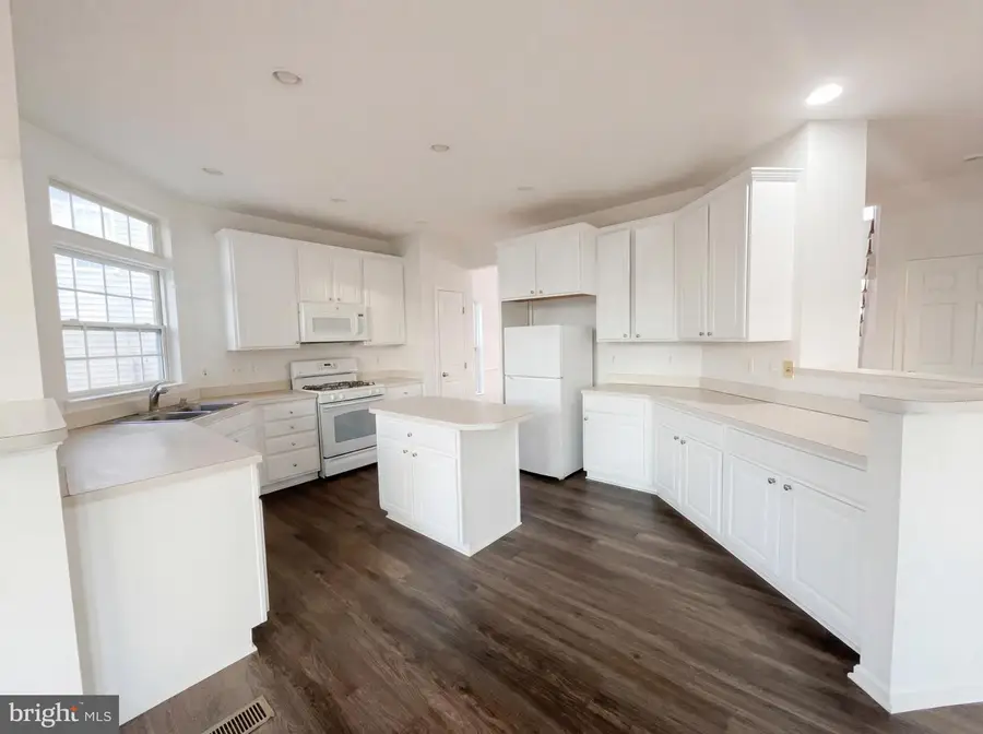 5722 Glen Ave, Lanham, MD 20706 - #2