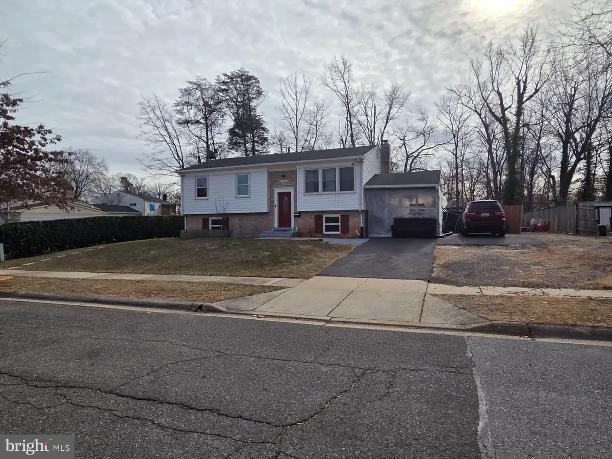 9805 Walnut Ave, Lanham, MD 20706 - #1