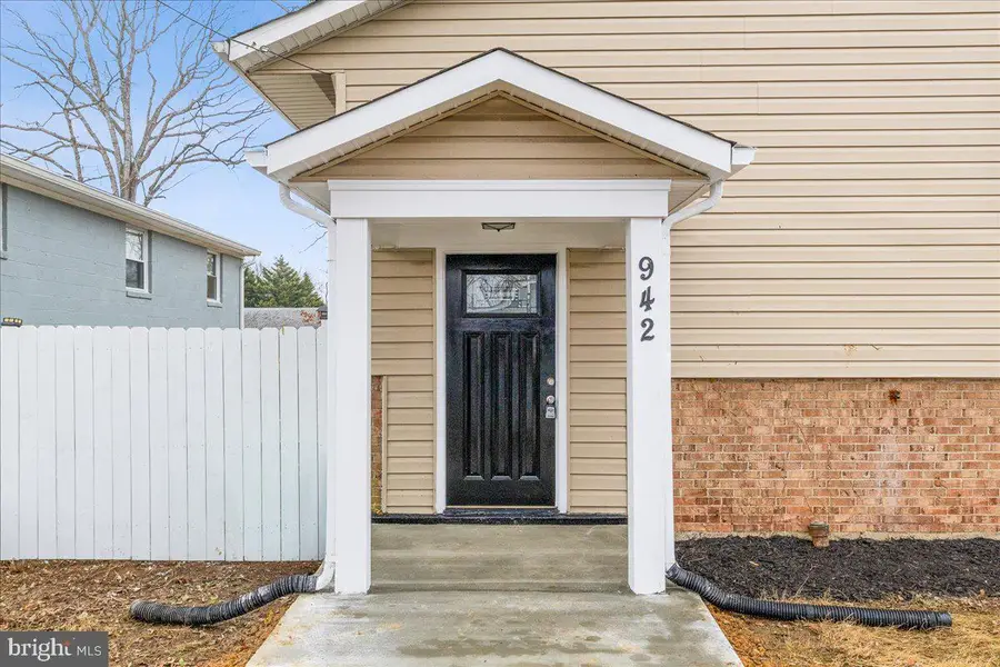942 Clovis Ave, Capitol Heights, MD 20743 - #3