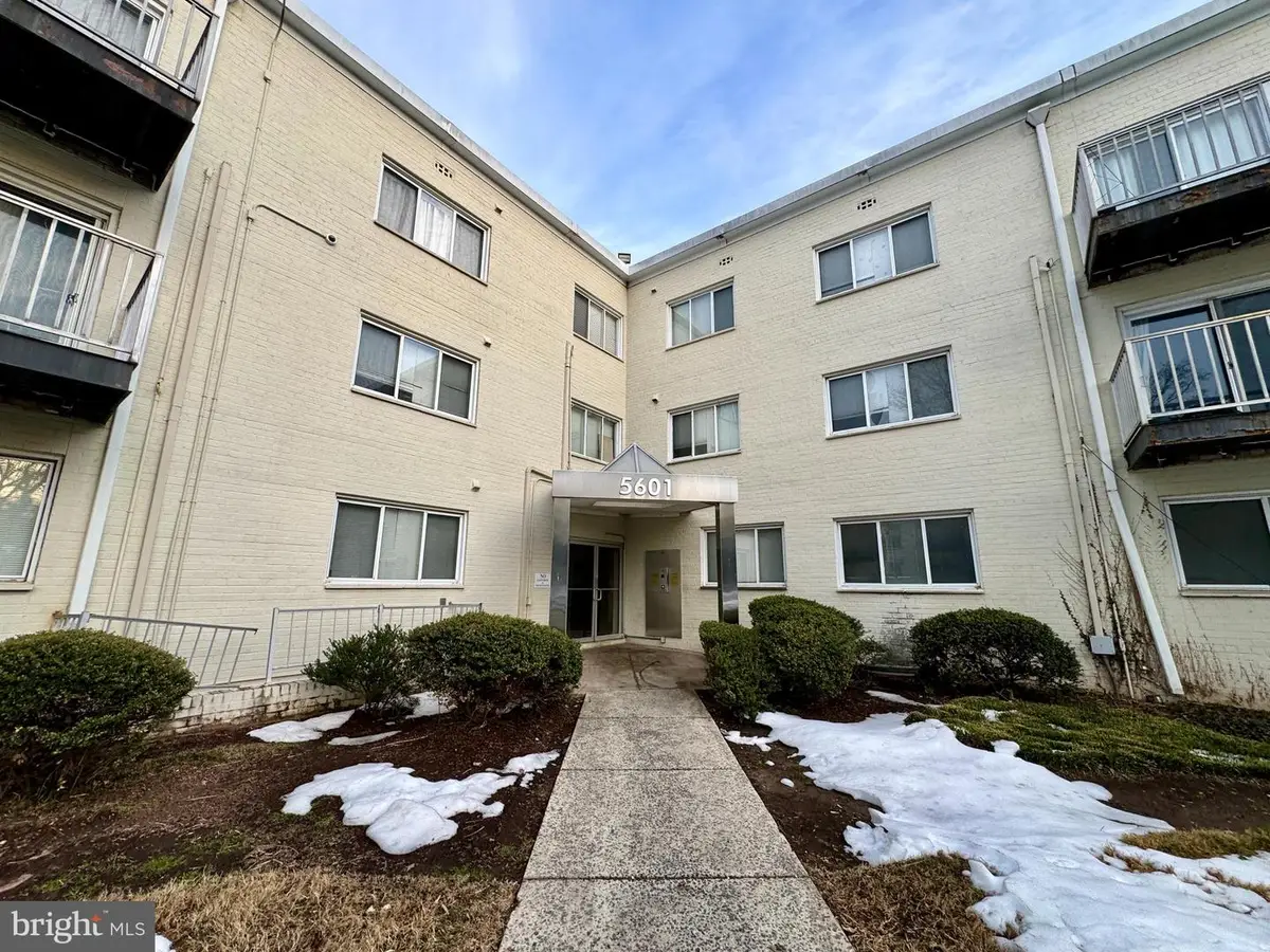 5601 Parker House Ter #211, Hyattsville, MD 20782 - #1