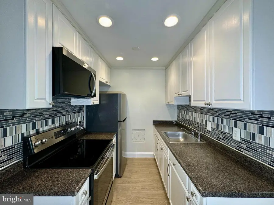 5601 Parker House Ter #211, Hyattsville, MD 20782 - #2