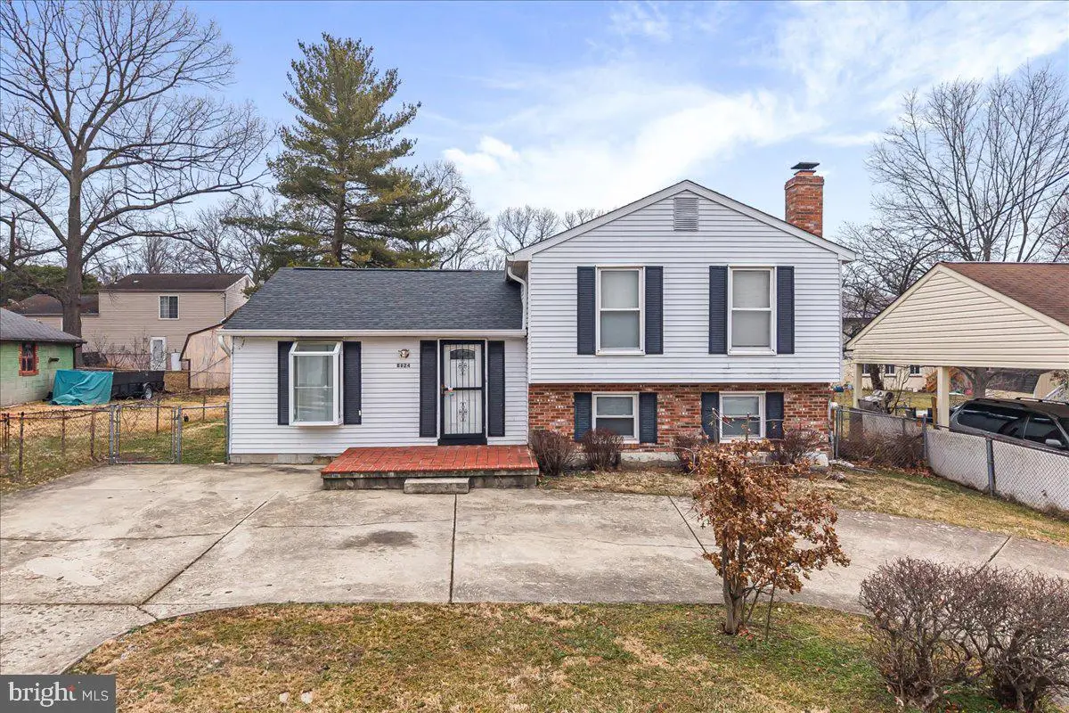 8624 Irvin Ave, Lanham, MD 20706 - #1