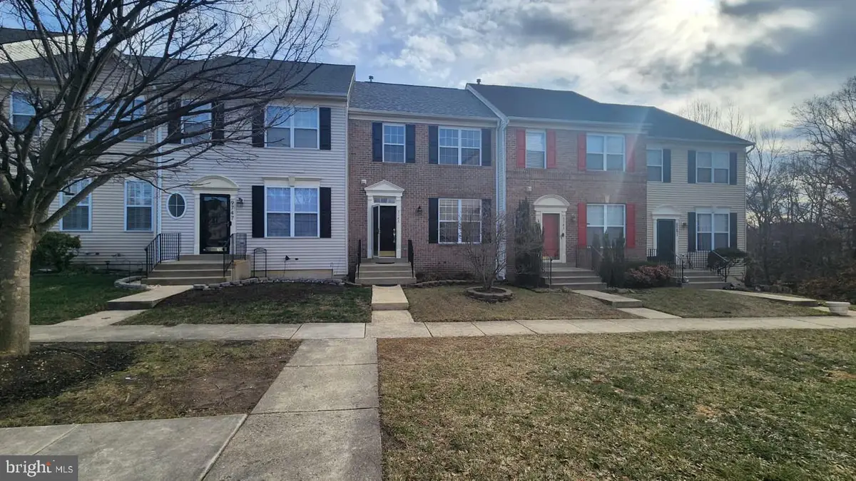 9745 Quiet Brook Ln, Clinton, MD 20735 - #1