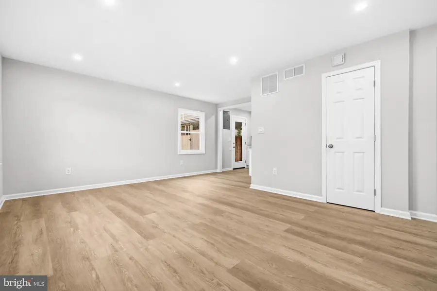 4806 Rockford Dr, Hyattsville, MD 20784 - #3