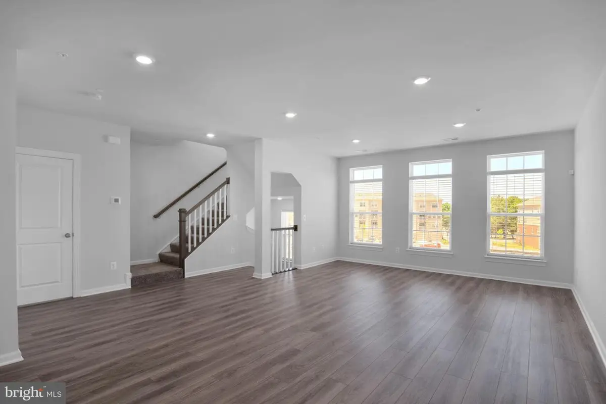 9712 Vang Dr, Lanham, MD 20706 - #1