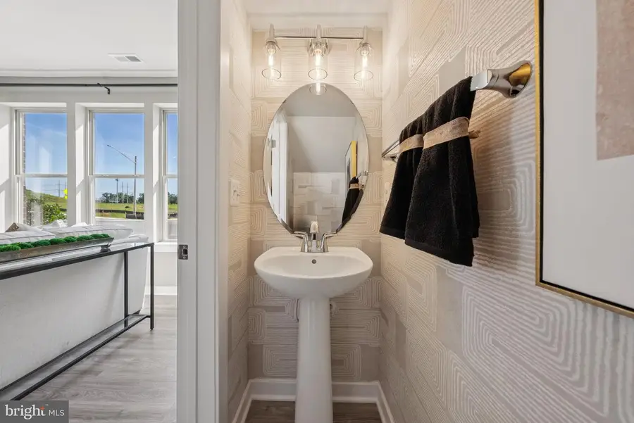 6724 Penrose Ln, Hyattsville, MD 20782 - #2